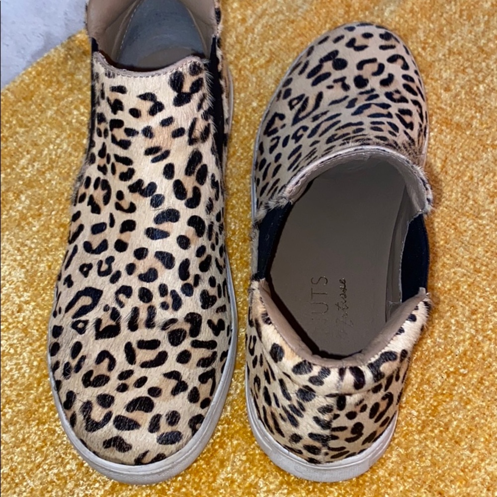 Coconuts by Matisse Leopard Print Shoes Size 7.5